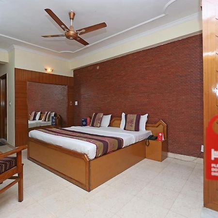 Oyo Flagship 9554 Hotel Grand Plaza Faridabad Εξωτερικό φωτογραφία