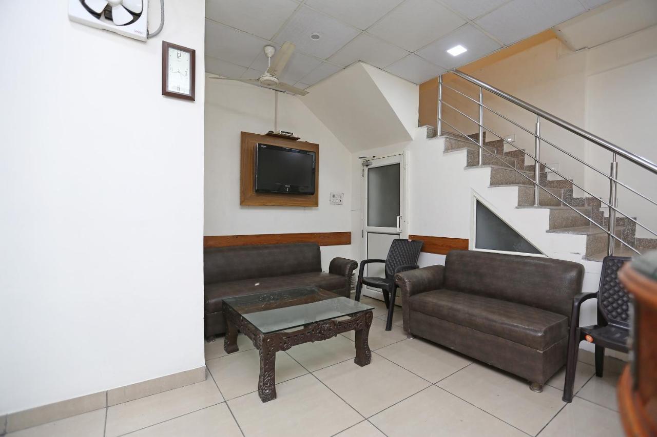 Oyo Flagship 9554 Hotel Grand Plaza Faridabad Εξωτερικό φωτογραφία